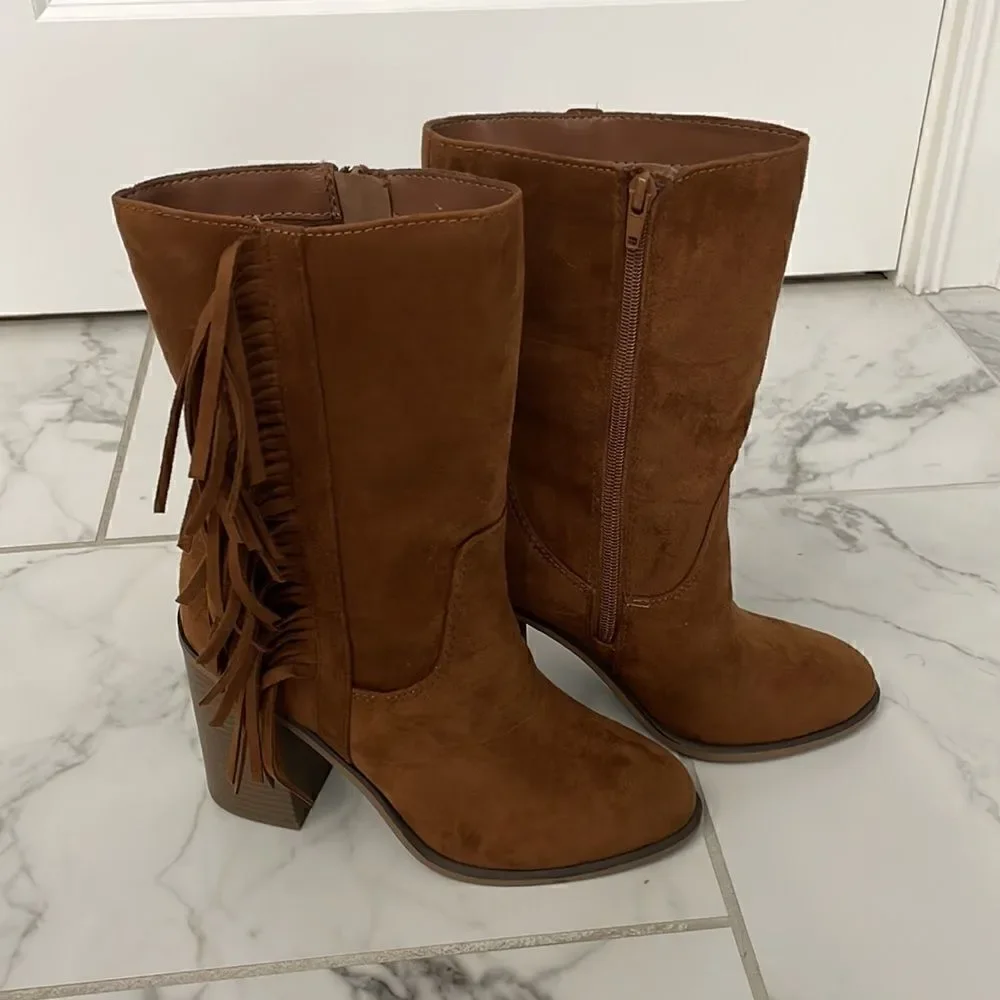 NEW! Brown fringe booties. Sz 7 - Picture 1 of 7